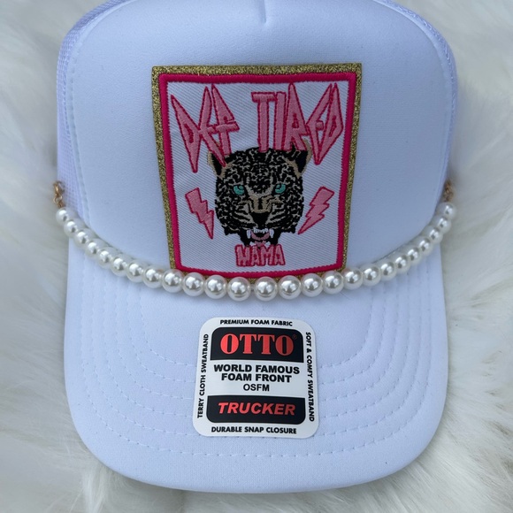 Def tired mama trucker hat🐆✨🩷 - Picture 1 of 1